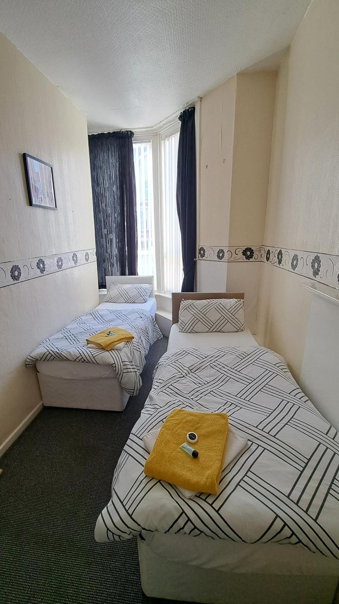 Fern Villa Hotel - Albert Road Blackpool Luaran gambar