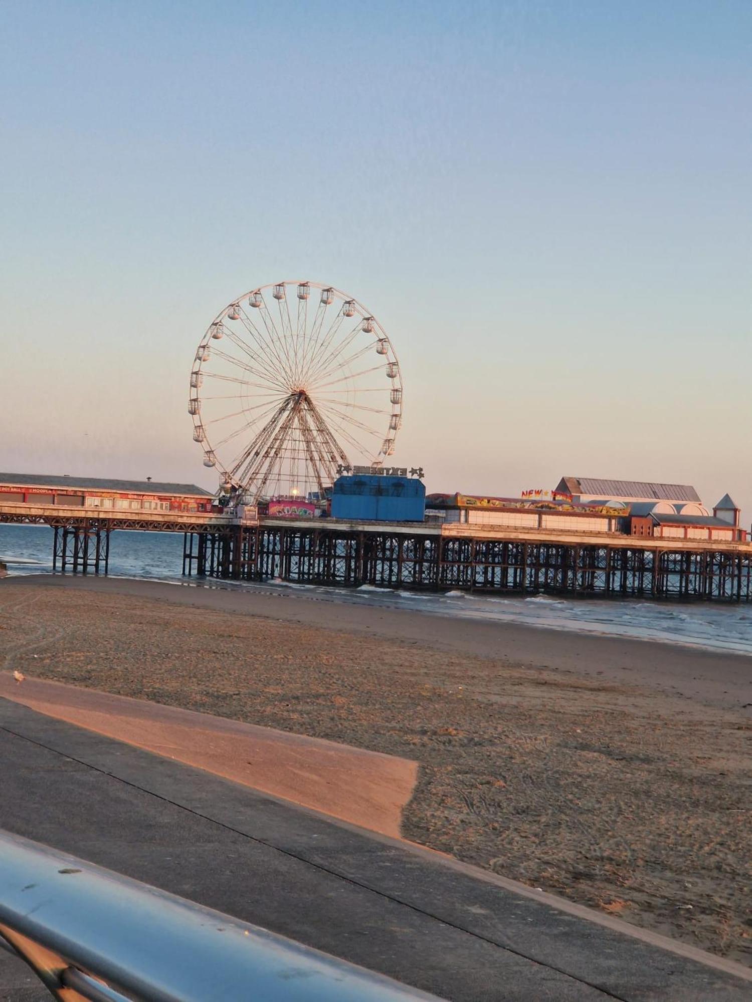Fern Villa Hotel - Albert Road Blackpool Luaran gambar